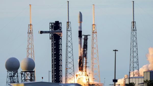 SpaceX пытается уговорить власти сохранить график пусков Falcon 9