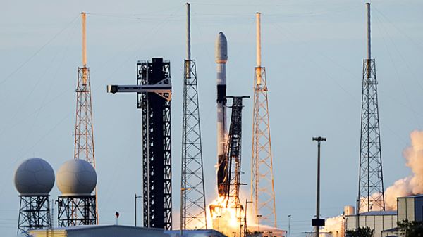 SpaceX пытается уговорить власти сохранить график пусков Falcon 9